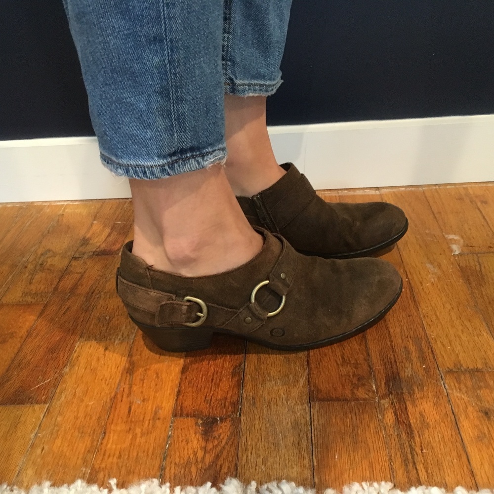 Super Cute Born Leather Ankle Buckle Booties!